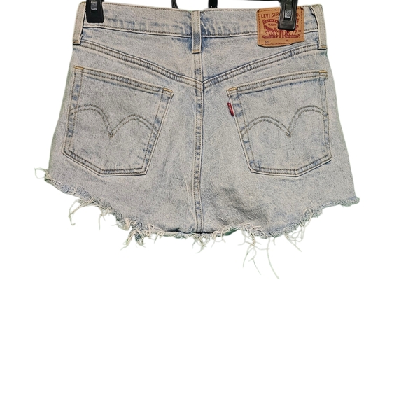 Levi's EUC Womens 28 Waist Distressed Jean Shorts - Picture 2 of 2